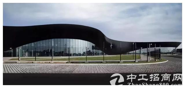 成都见证百万豪车的诞生，这家“极简”的工厂不仅艺术还环保